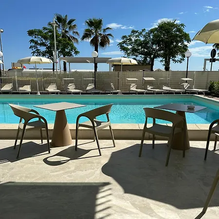 Tropic - Fronte Mare 3*