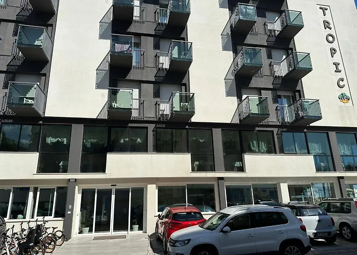 מלון Tropic - Fronte Mare 3*